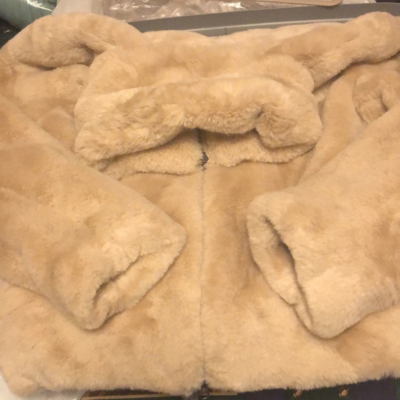 NWT BEAUTIFUL faux fur jacket - Picture 14 of 15